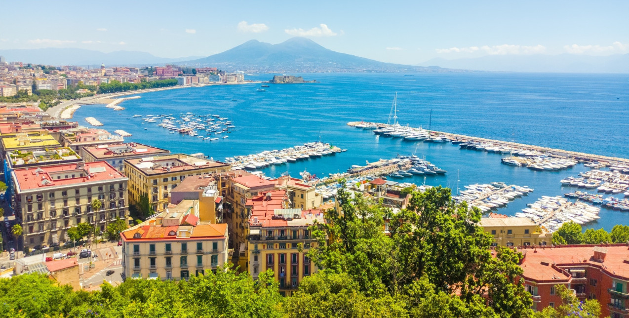 Ρωτήσαμε το ChatGPT ποιους ευρωπαϊκούς προορισμούς να επισκεφθούμε τώρα ώστε να αποφύγουμε  την πολυκοσμία του καλοκαιριού