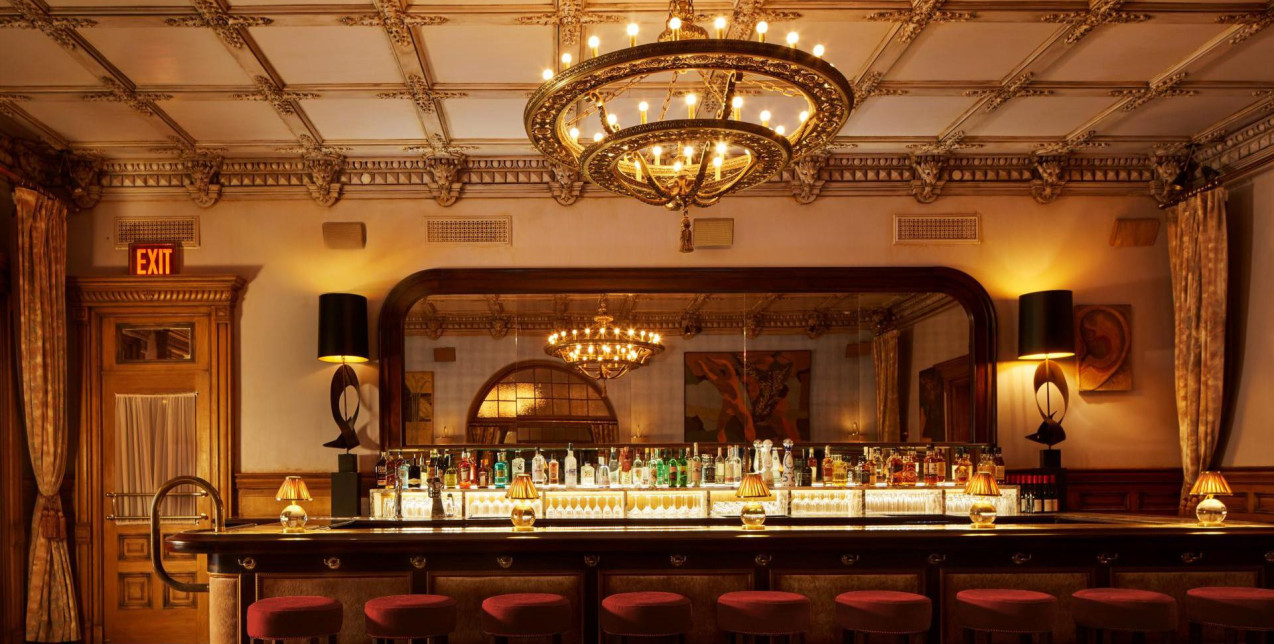 Chelsea Hotel: Η νέα έκθεση με τις χαμένες φωτογραφίες που αναβιώνουν έναν μύθο