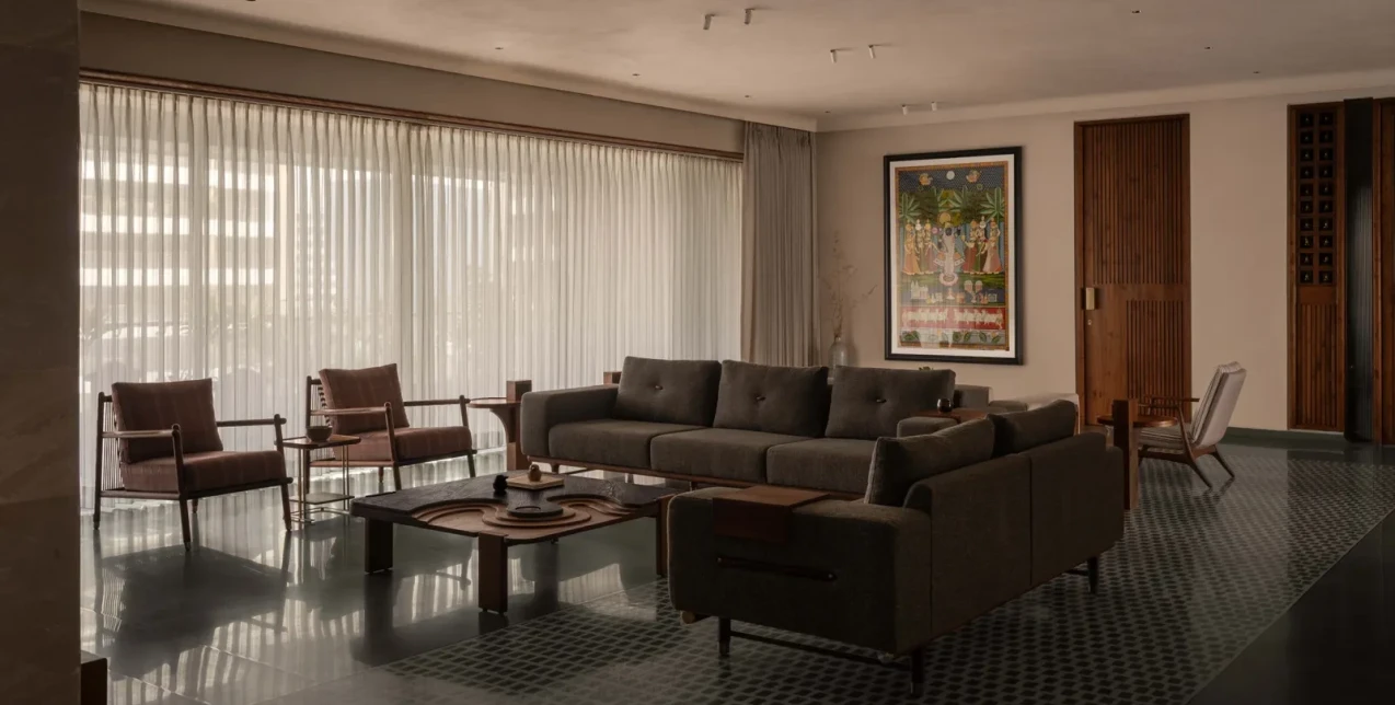 Το σπίτι στη Surat που συνδυάζει την παραδοσιακή ινδική αρχιτεκτονική με το σύγχρονο design