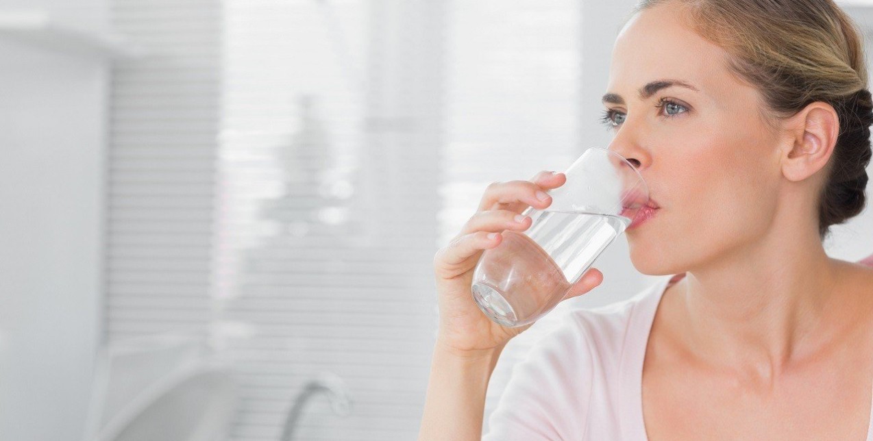6 λόγοι για να αυξήσετε την ποσότητα νερού που πίνετε καθημερινά