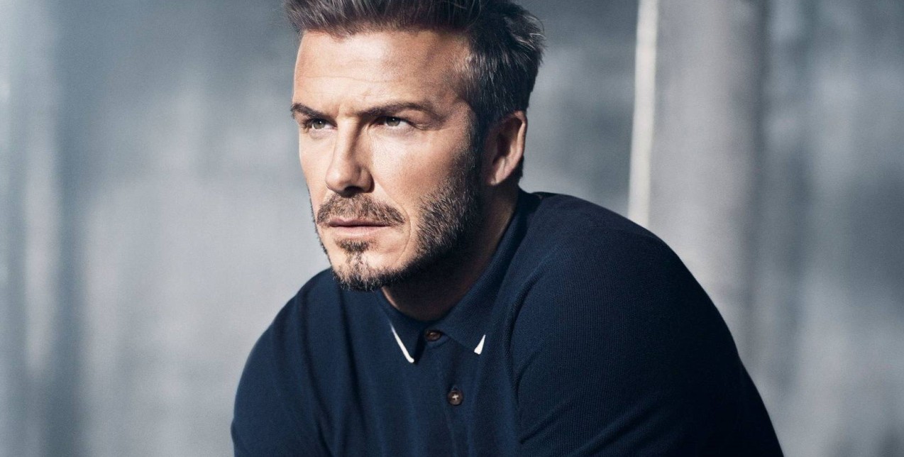 O super hot David Beckham απομυθοποιεί την αντρική skincare περιποίηση 