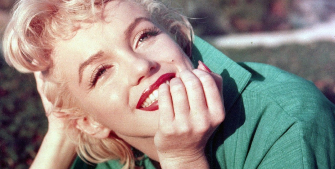 Ρίξτε μια ματιά στην εντυπωσιακή ρουτίνα ομορφιάς της Marilyn Monroe 