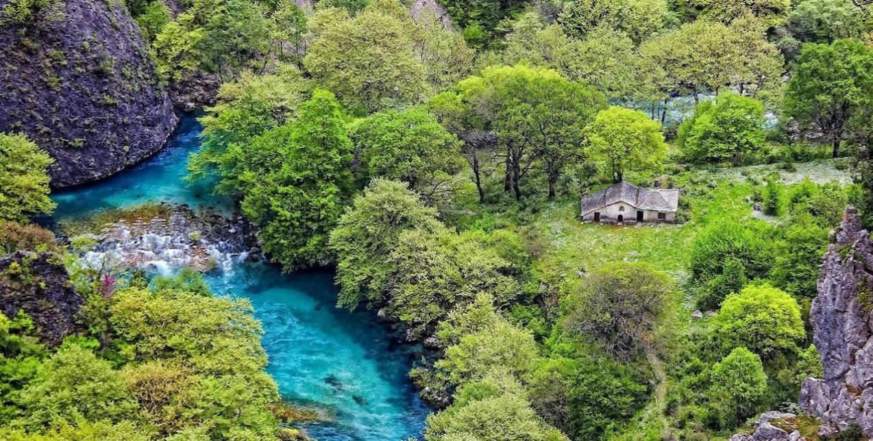Ανοιξιάτικη απόδραση σ'ένα από τα ομορφότερα χωριά της Ελλάδας