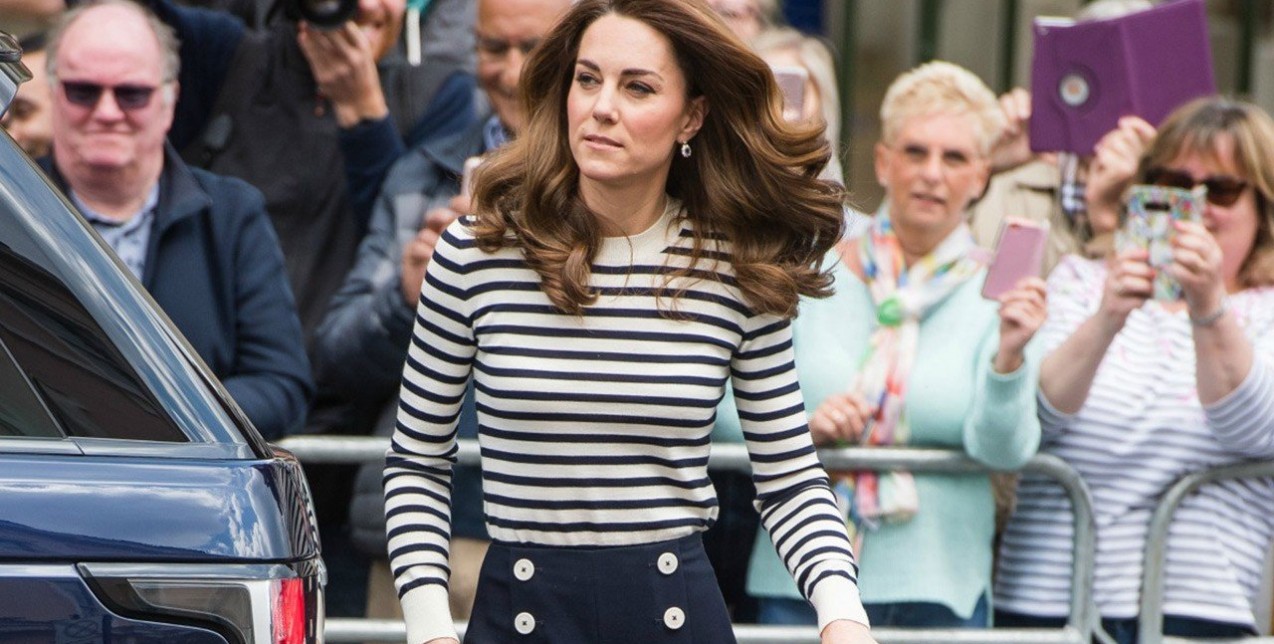 Αποκτήστε το άψογο navy look της Kate Middleton 