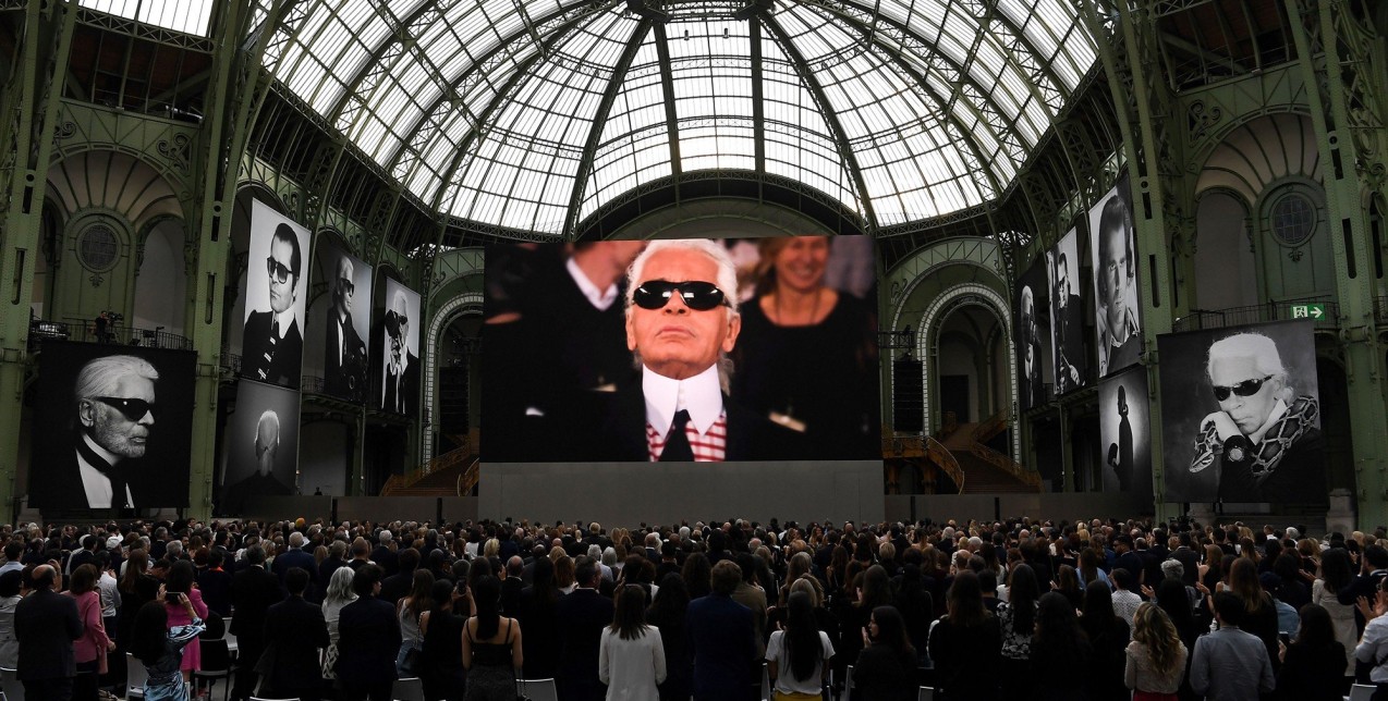 Ο φόρος τιμής στον Karl Lagerfeld και όλη η αλήθεια για την πώληση του οίκου Chanel 