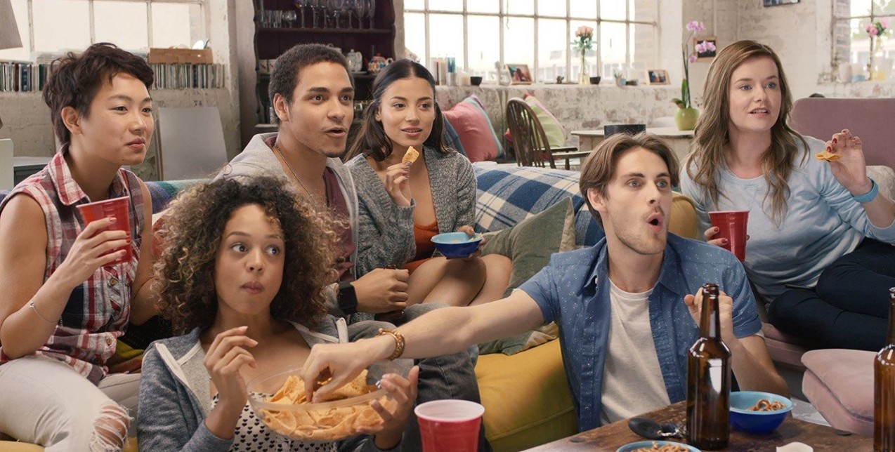 The healthy screen snacks: τι να φάτε μπροστά στην τηλεόραση