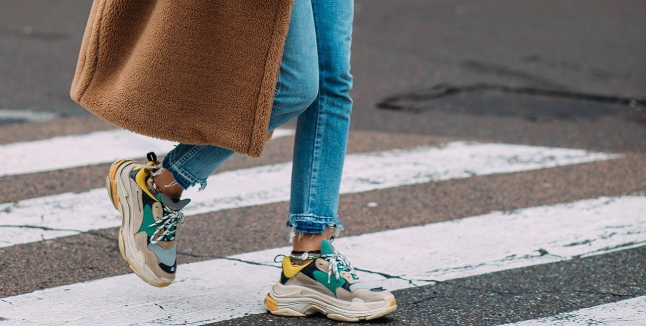 Τα χειρότερα jean styles για να συνδυάσετε με τα sneakers σας
