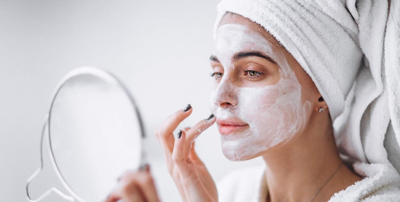 5 DIY συνταγές ομορφιάς για να αποκτήσετε λείο δέρμα σε πρόσωπο και σώμα