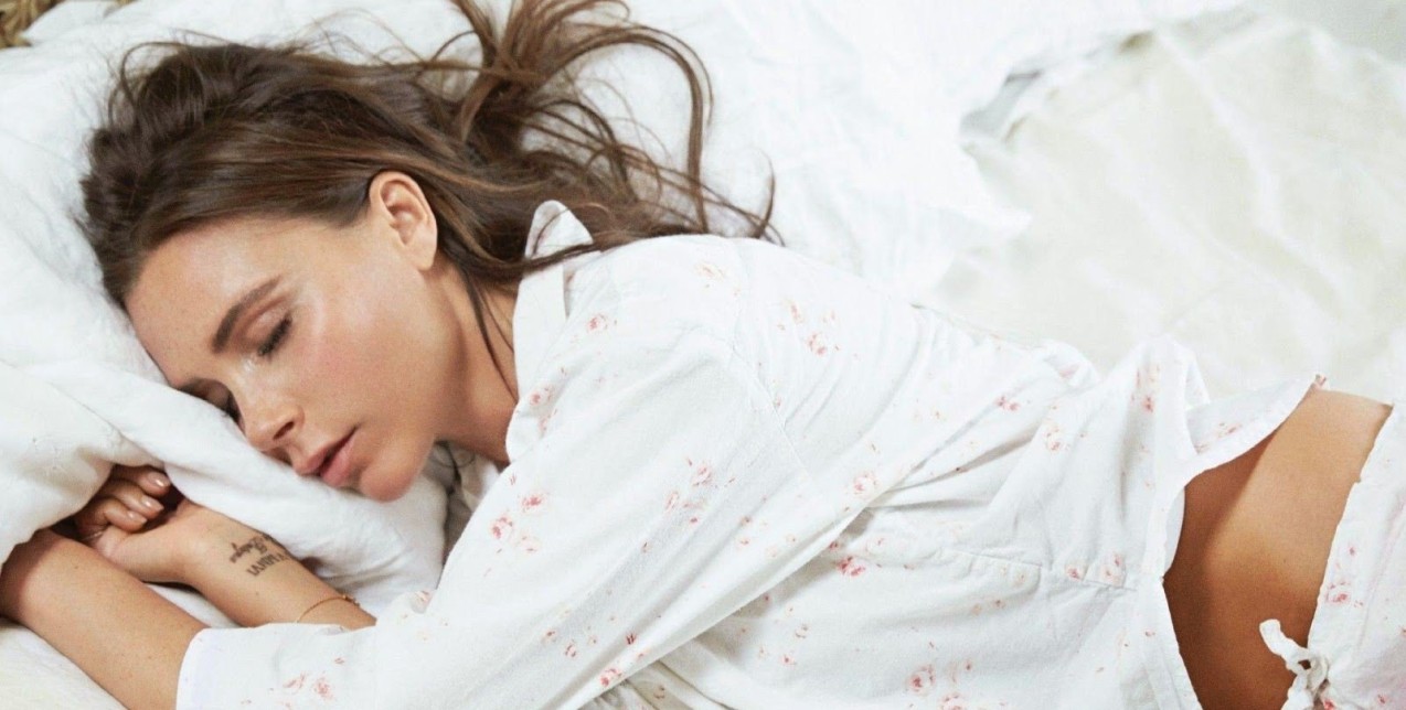 Γνωρίζατε ότι μπορείτε να χάσετε βάρος ενώ κοιμάστε; Με αυτούς τους 6 απίθανους τρόπους θα το καταφέρετε