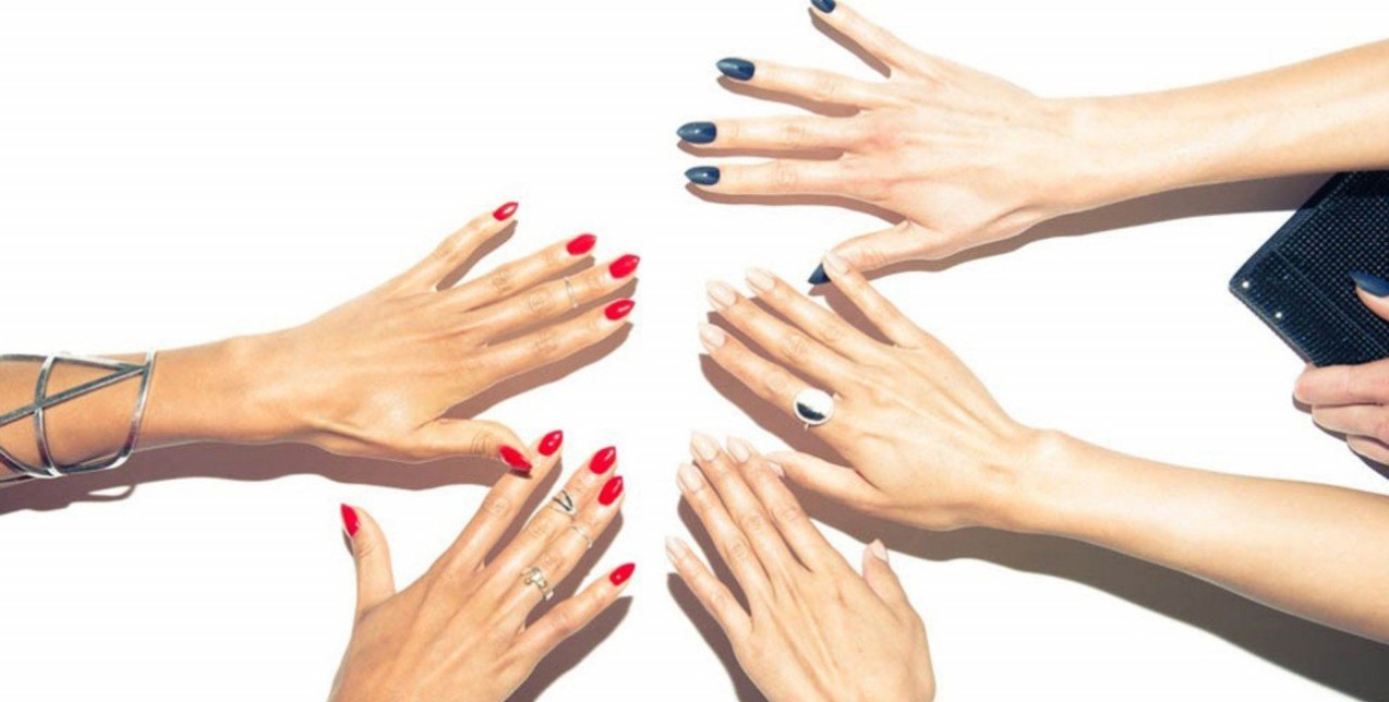 Οι συνδυασμοί χρωμάτων που μπορείτε να κάνετε σε νύχια χεριών και ποδιών για την άνοιξη