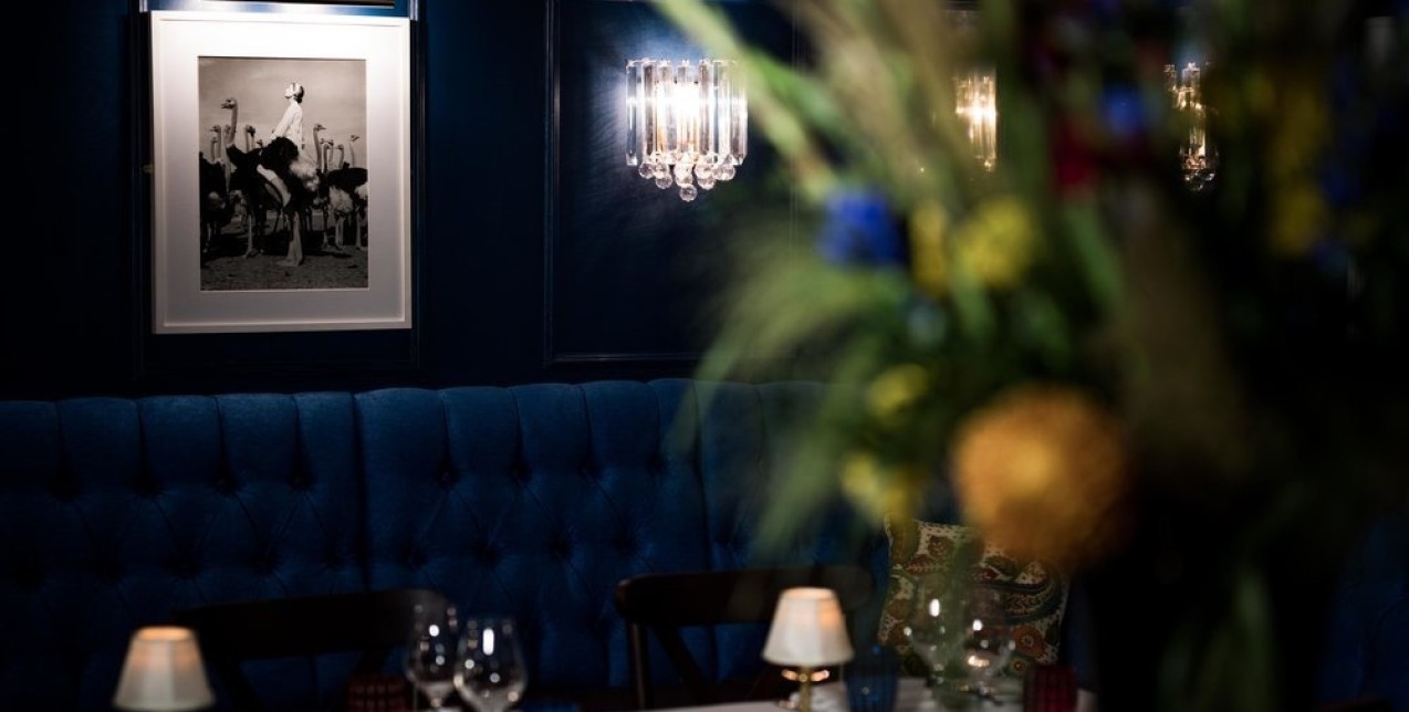 Ένα extravagant φιλανθρωπικό δείπνο στο Albert’s Club του Λονδίνου