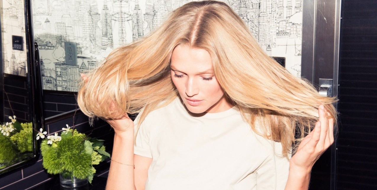 Stay Home Hair Tips: Περιποιηθείτε τα βαμμένα μαλλιά σας και δείτε τα πιο λαμπερά από ποτέ