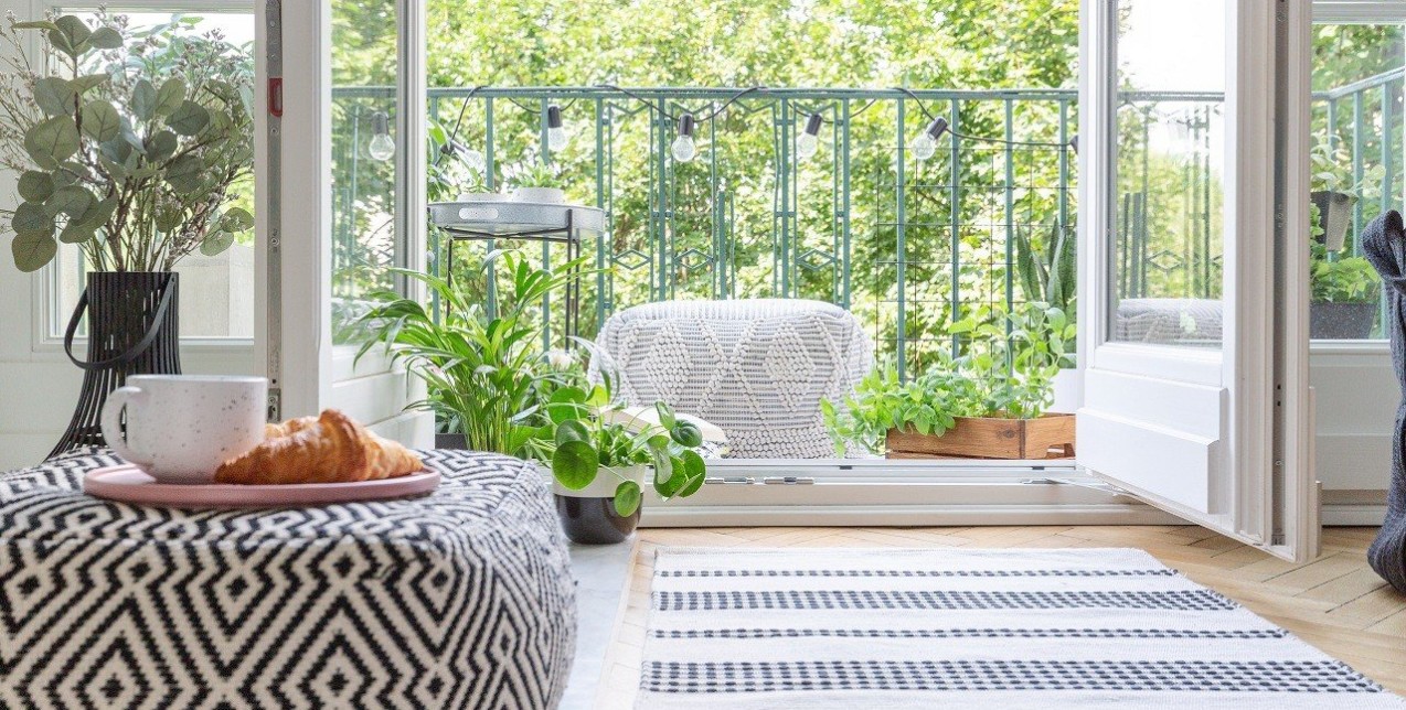 Μεταμορφώστε το μπαλκόνι σας με αυτές τις πανεύκολες και κομψές DIY κατασκευές