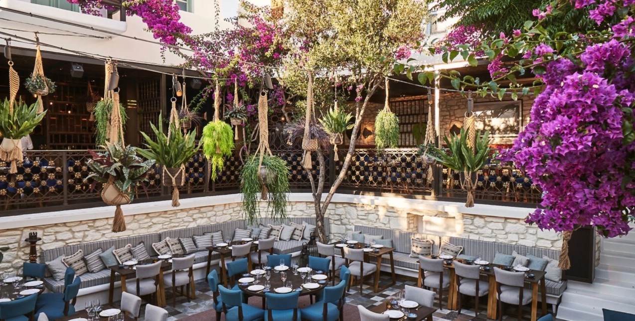 Απόβαση στο εκπληκτικό εστιατόριο COYA Mykonos που θα απογειώσει τις αισθήσεις σας