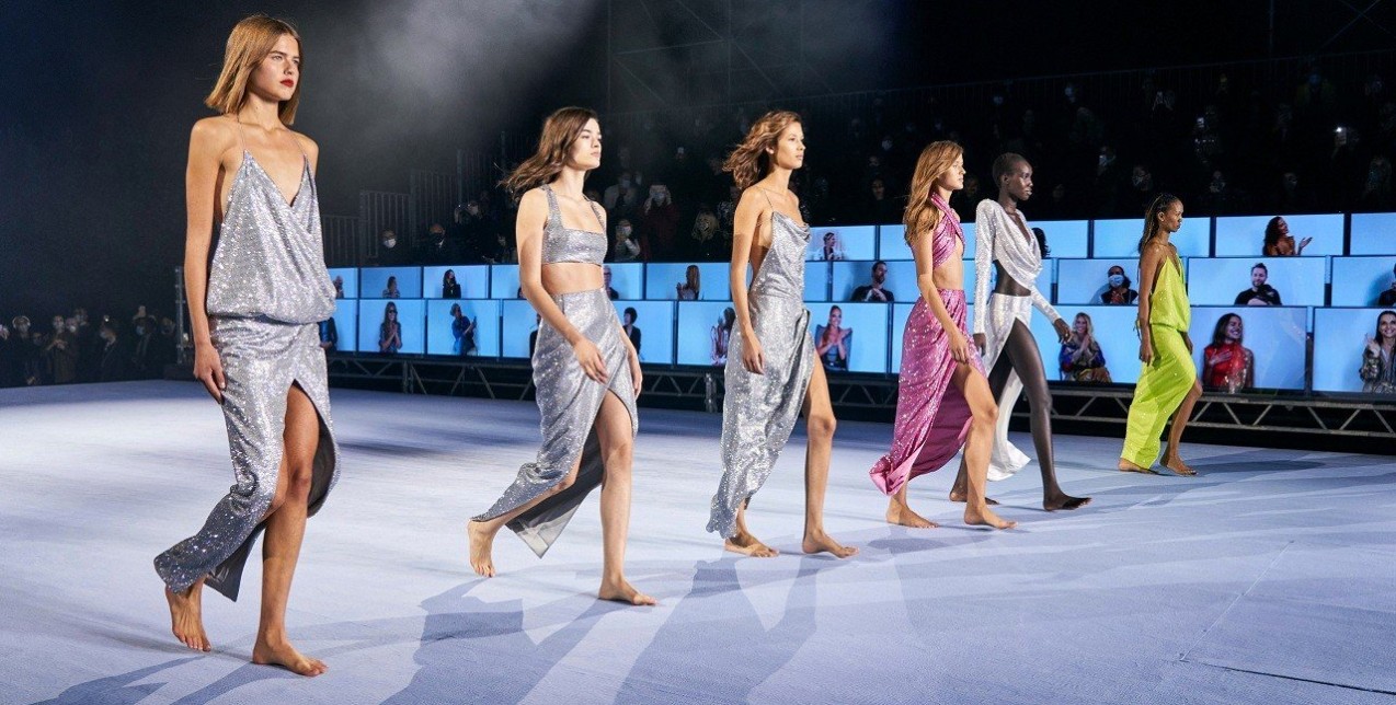 Paris Fashion Week: O Olivier Rousteing έκανε για τον Balmain το πρώτο show με virtual καλεσμένους  -ανάμεσά τους η J.Lo & η Penelope Cruz
