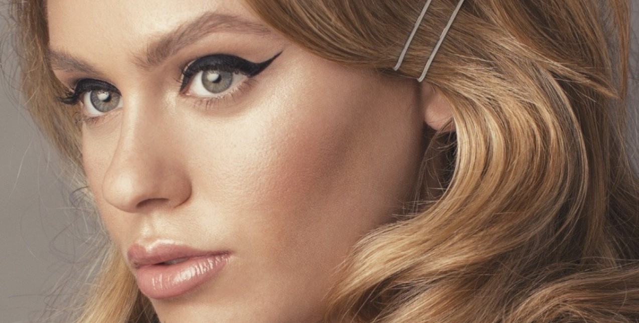 Σχηματίστε την τέλεια γραμμή eyeliner με αυτά τα απίστευτα tips