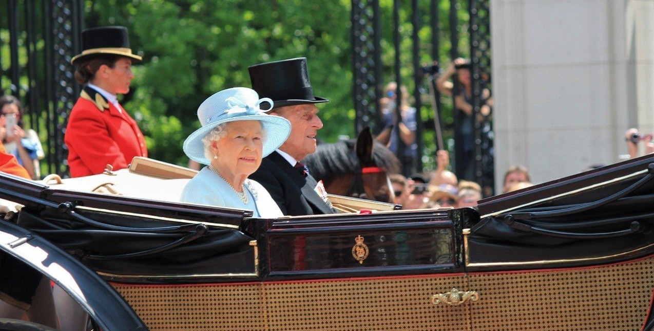 Royal News: Ο πρίγκιπας Κάρολος ενδέχεται να διαδεχθεί τη βασίλισσα Ελισάβετ μέσα στο νέο έτος