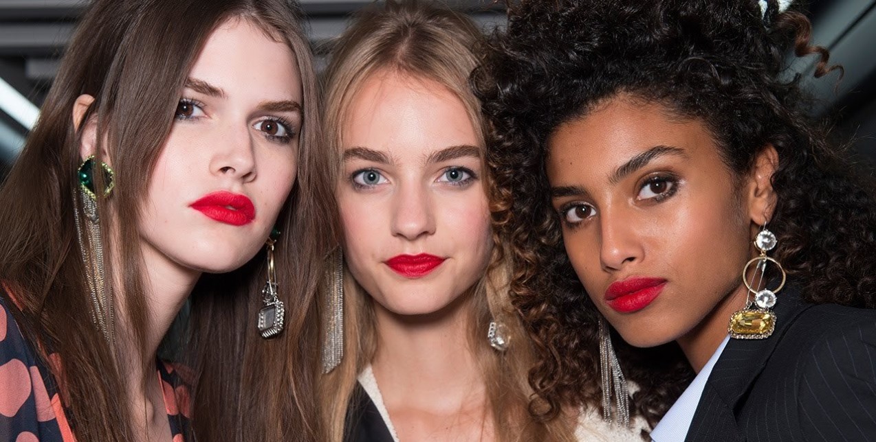 6 beauty tips για φλογερά κόκκινα χείλη 