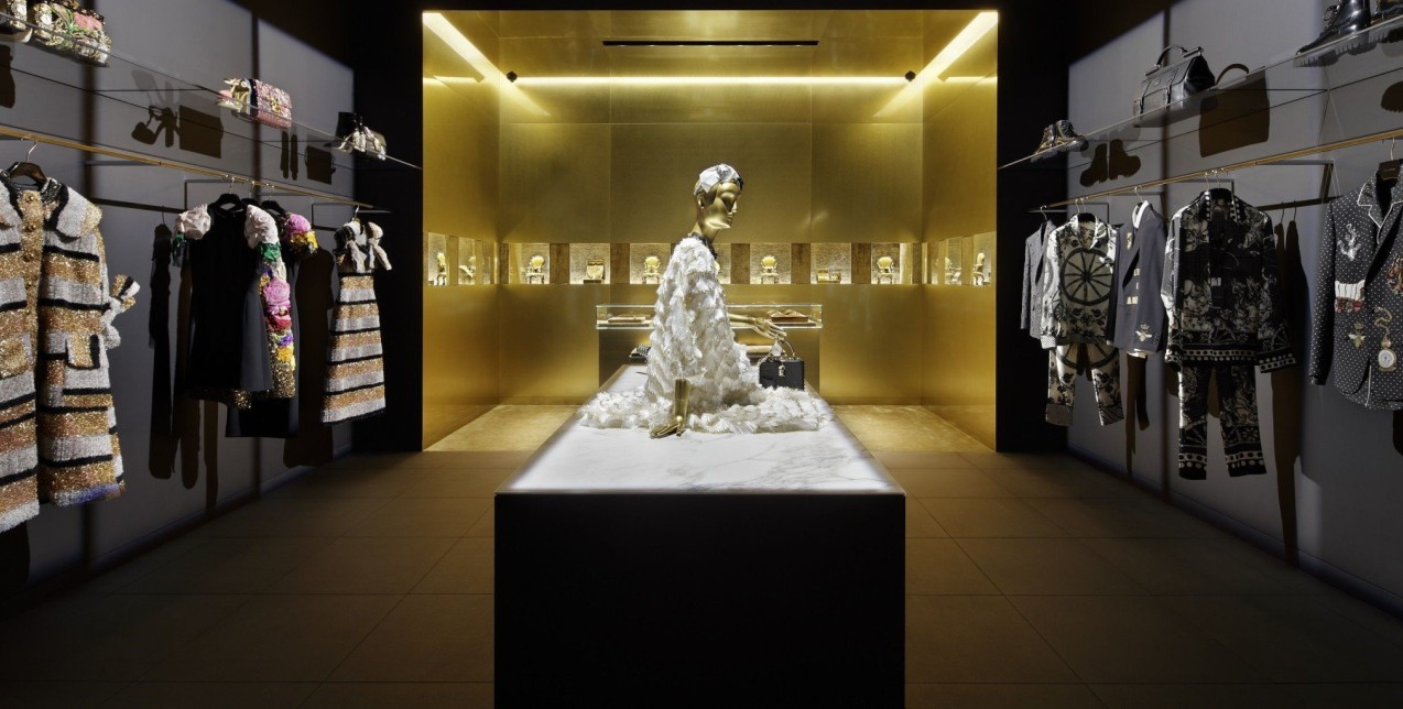 New Opening: Μια ματιά στη νέα επιβλητική boutique του οίκου Dolce & Gabbana στη Seoul