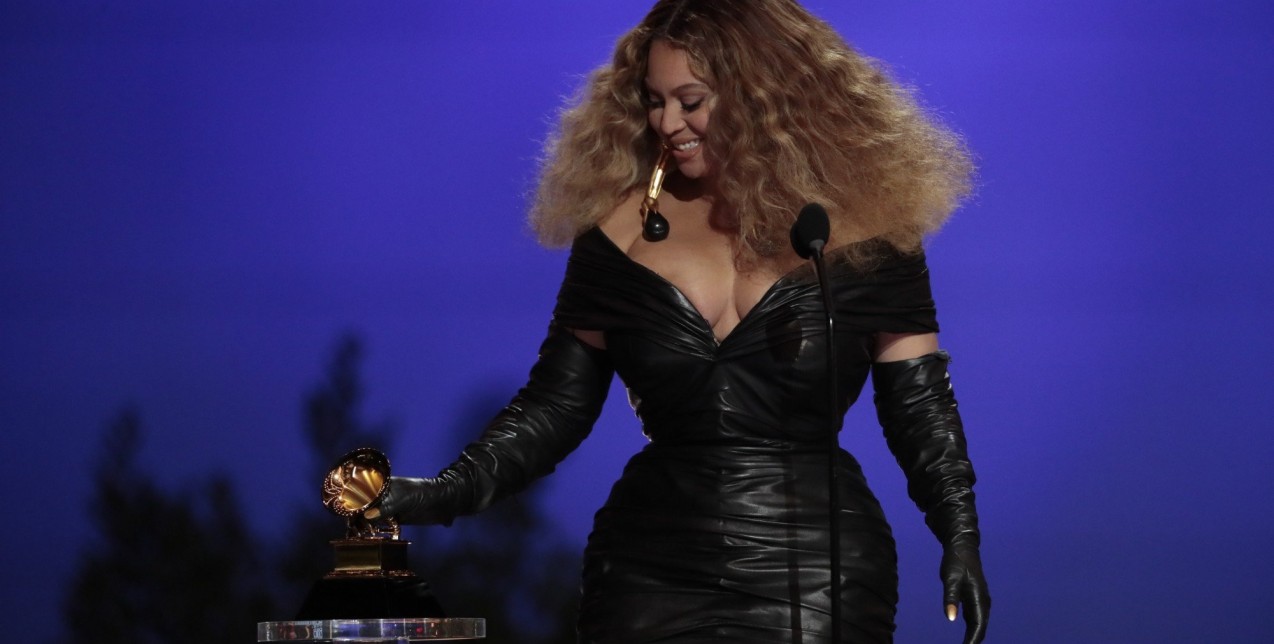 Grammy Awards 2021: Σάρωσε για άλλη μια χρονιά η Beyoncé -όλα τα highlights της λαμπερής βραδιάς