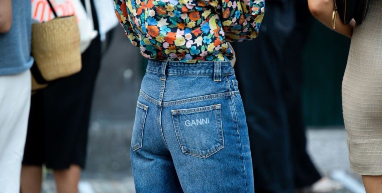 Straight leg jeans: Οι πιο fashionable τρόποι για να φορέσετε τη νέα τάση στον κόσμο των τζιν