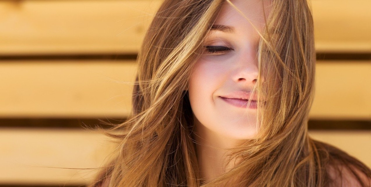 Hair secrets: Tα dos and don’ts για υγιή και λαμπερά μαλλιά με φυσικό τρόπο