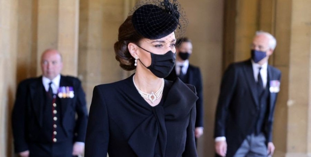 The Royals: Οι λεπτομέρειες πίσω από τις στιλιστικές επιλογές που ξεχώρισαν στην κηδεία του Πρίγκιπα Φίλιππου 