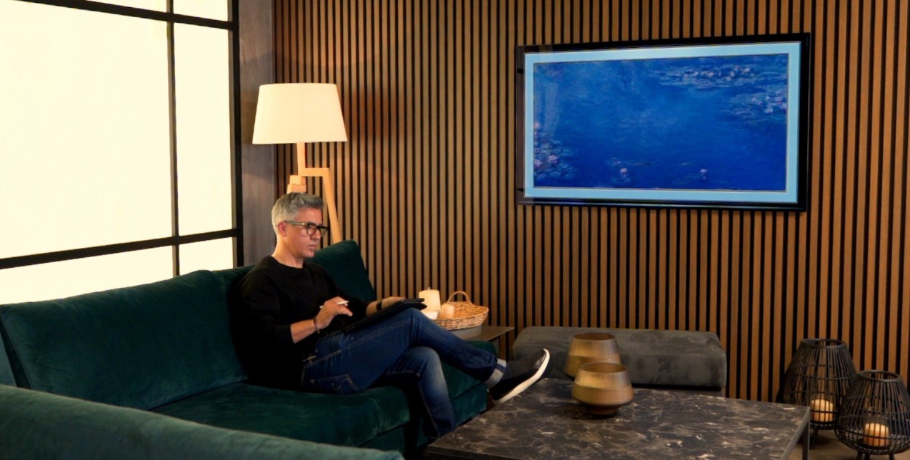 O αρχιτέκτονας & interior designer ﻿Κώστας Γκάγκος μάς συστήνει την τηλεόραση που θυμίζει ένα πραγματικό έργο τέχνης 