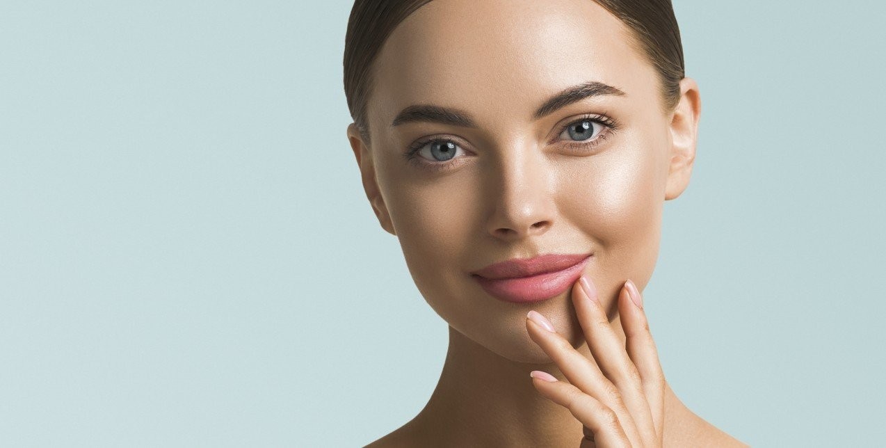 Healthy Glowing Skin: Τα beauty products που χρειάζεστε για λαμπερό δέρμα