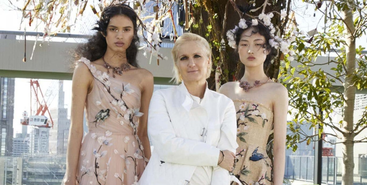 Maria Grazia Chiuri: Αποκαλύπτει την πηγή έμπνευσής της πίσω από το πολυαναμενόμενο show του Dior στην Ελλάδα 