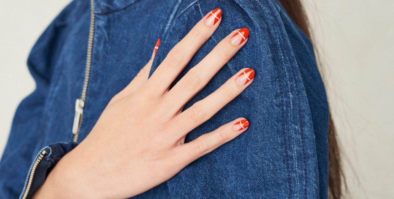 6 nail designs που ταιριάζουν στο αμυγδαλωτό σχήμα νυχιών