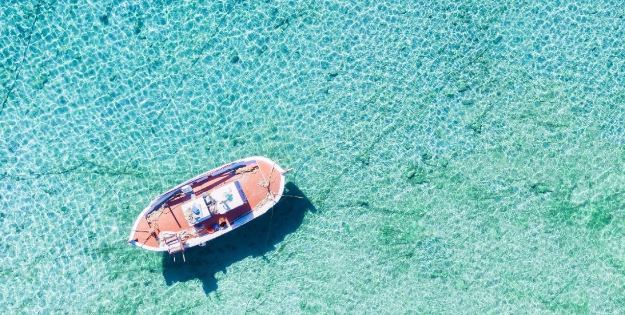 Summer holidays: Tα top 5 ελληνικά νησιά που μπορείτε να εξερευνήσετε ακόμη και χωρίς αυτοκίνητο 