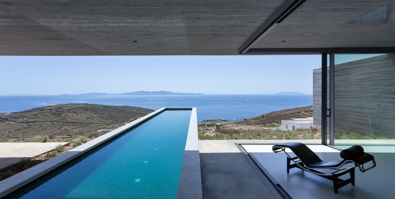 Cycladic Beauty: Το Lap Pool House στην Τήνο γίνεται «ένα» με τη γοητεία του νησιού 