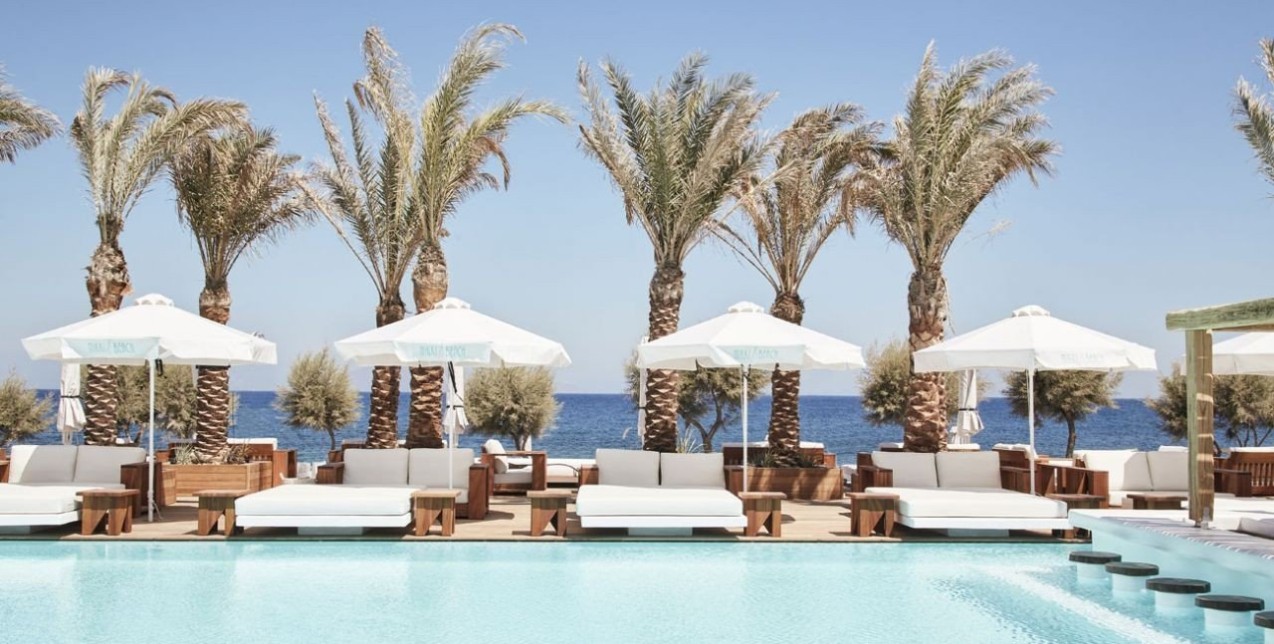 To Nikki Beach Resort & Spa Santorini γιόρτασε τα 3 χρόνια λειτουργίας του μ' ένα λαμπερό party 