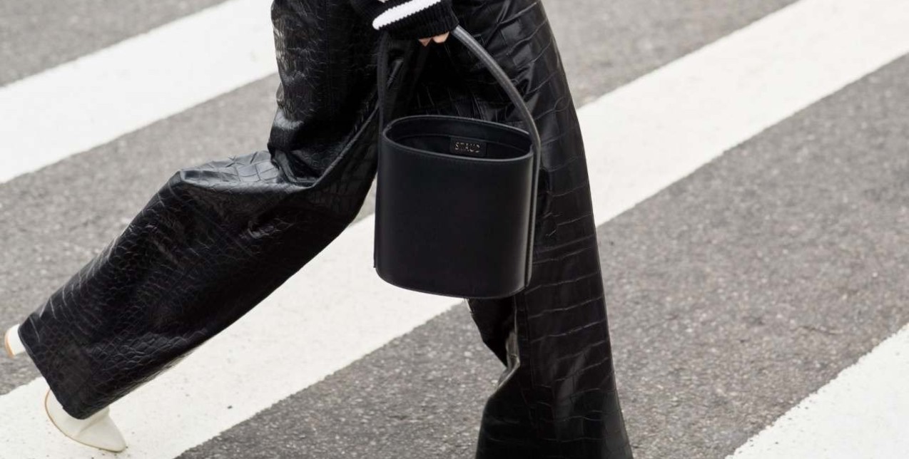 Back to Black: Οι τσάντες που θα μετατραπούν στο απόλυτο statement design 