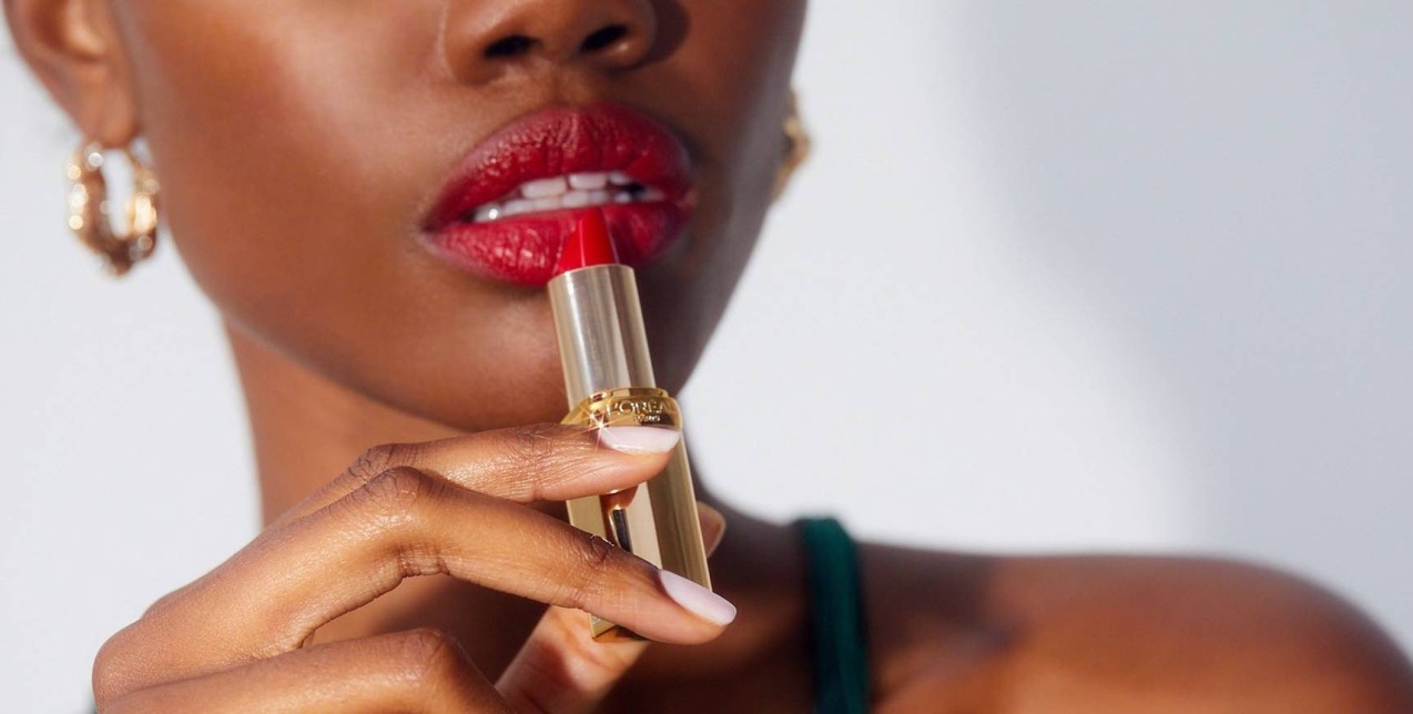 Red lips: Σαγηνευτικά κόκκινα κραγιόν που θα «ερωτευτείτε» τον Φεβρουάριο