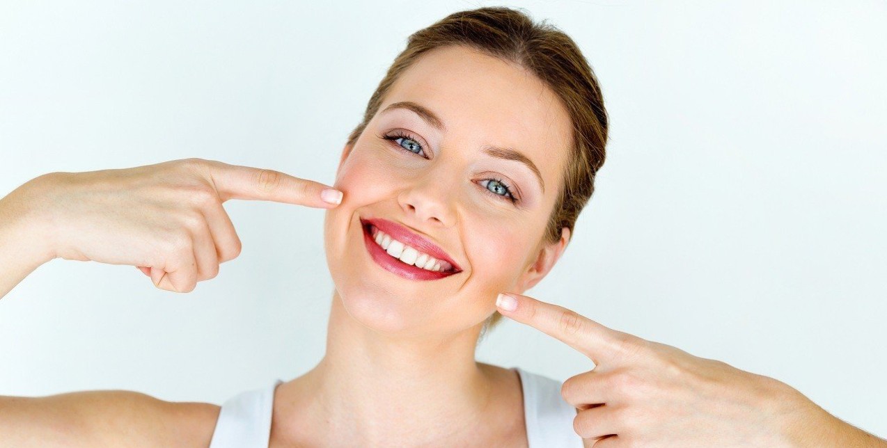Shiny Smile: 5+1 τροφές για κατάλευκα δόντια με φυσικό τρόπο