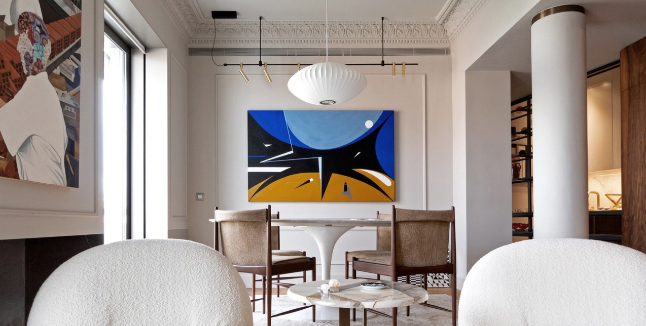 Η Art Deco αισθητική κυριαρχεί σε ένα ανακαινισμένο διαμέρισμα στο Μετς της Αθήνας