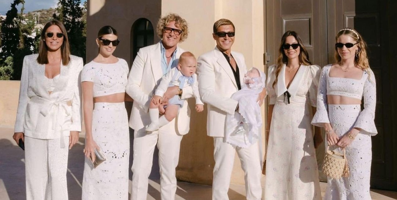 Το κορυφαίο δίδυμο της μόδας, Ευάγγελος Μπούσης & Peter Dundas, βάφτισαν τα παιδιά τους στη Βουλιαγμένη 