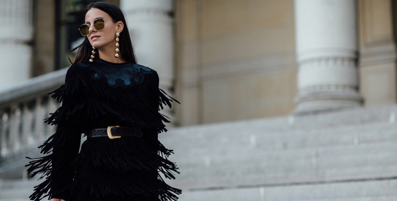 Η fashion blogger Ζήνα Χαρκοπλιά περιγράφει τις έννοιες της μόδας και του στιλ 