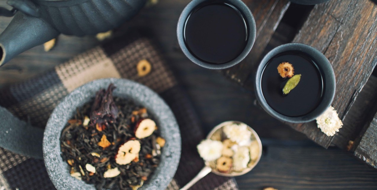Πράσινο τσάι ή black coffee: Τι είναι καλύτερο για την απώλεια βάρους;