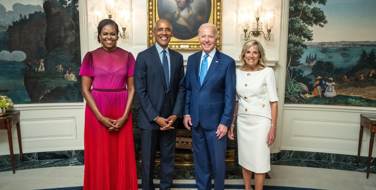 Barack & Michelle Obama: Αποκαλύφθηκαν τα πορτρέτα τους στον Λευκό Οίκο