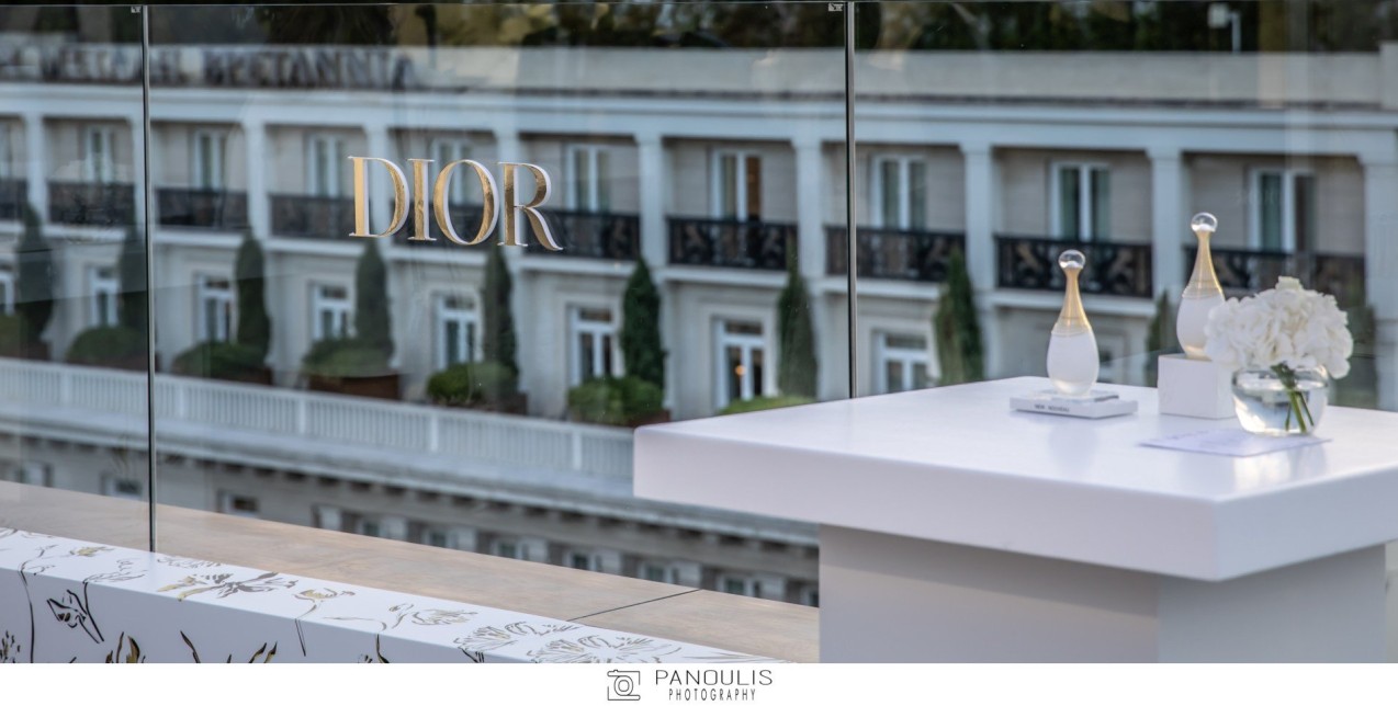 O οίκος Dior παρουσίασε στην Αθήνα το J’adore Parfum d’Eau σε ένα eclectic event 