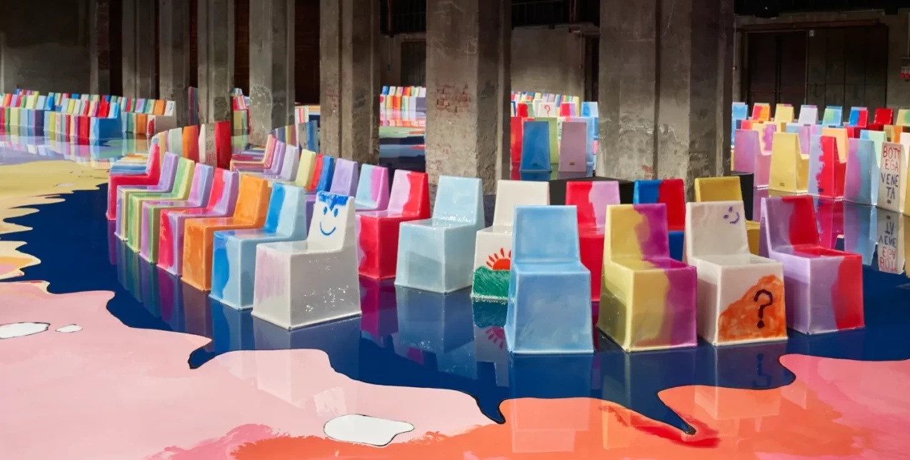 Οι exclusive καρέκλες του Gaetano Pesce για το τελευταίο runway του Bottega Veneta διατίθενται προς πώληση 