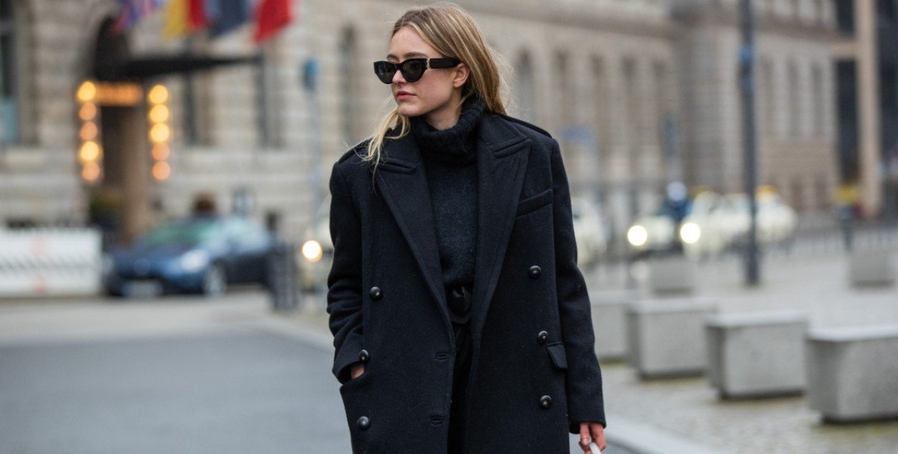 Τα μαύρα παλτό που προσφέρουν αέρα κομψότητας στις εμφανίσεις σας