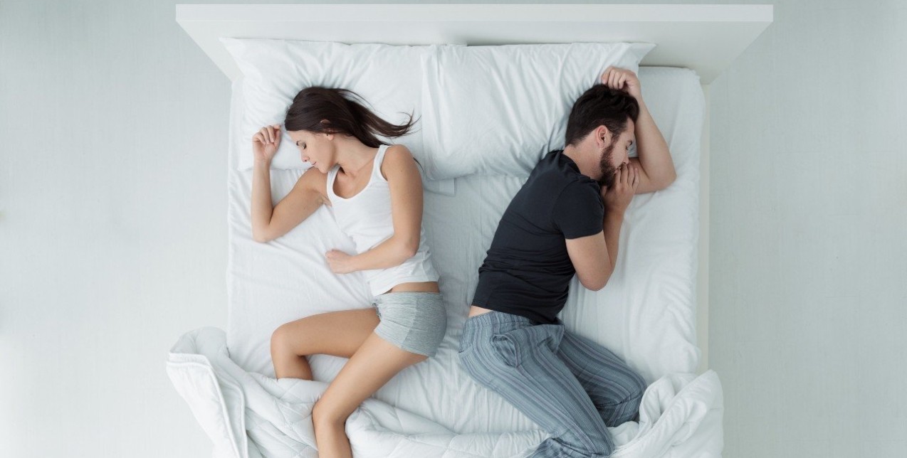 Sleep Divorce: Γνωρίζετε τι είναι και πώς μπορεί να σώσει τη σχέση σας; 