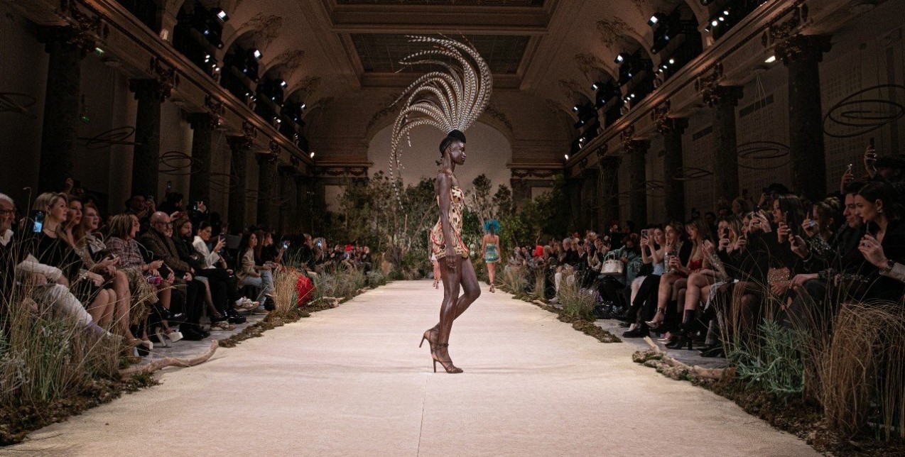 Η λαμπερή Haute Couture collection της Σίλιας Κριθαριώτη στο Παρίσι ήταν εμπνευσμένη από την Αφρική