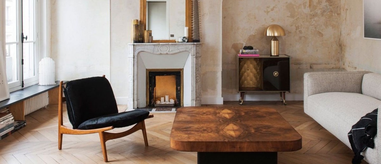 Ένα ανακαινισμένο διαμέρισμα στο Παρίσι ανακαλεί μνήμες με μοντέρνο τρόπο