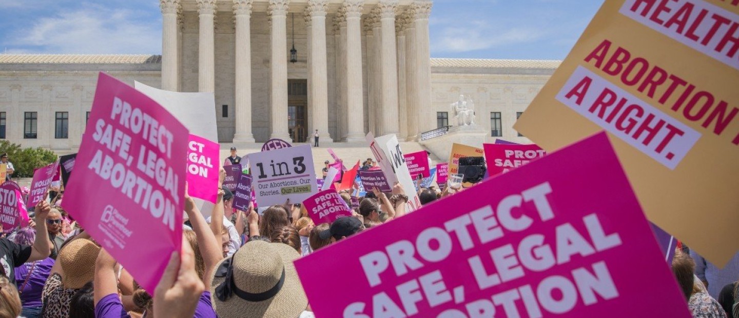 Women's Rights: Τελικά στις ΗΠΑ έχει πραγματική αξία η ζωή της σύγχρονης γυναίκας; 