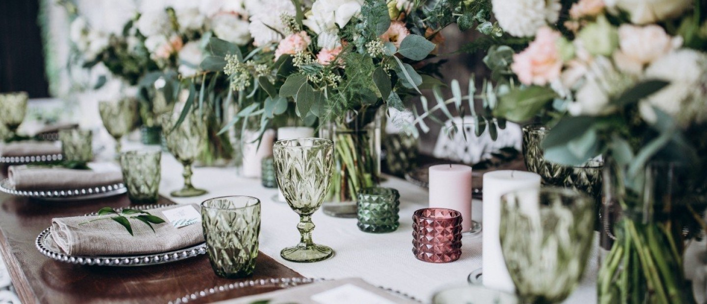 Spring art de la table: Τα eclectic βήματα για το σημερινό εορταστικό τραπέζι μας 